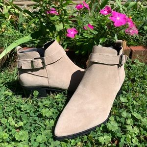 🦋 NWOT Marc Fisher Tan Suede Bootie - 8